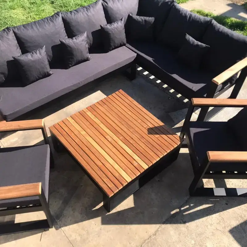 Set baštenska garnitura metal-drvo, dve fotelje, ugaona L garnitura i stočić