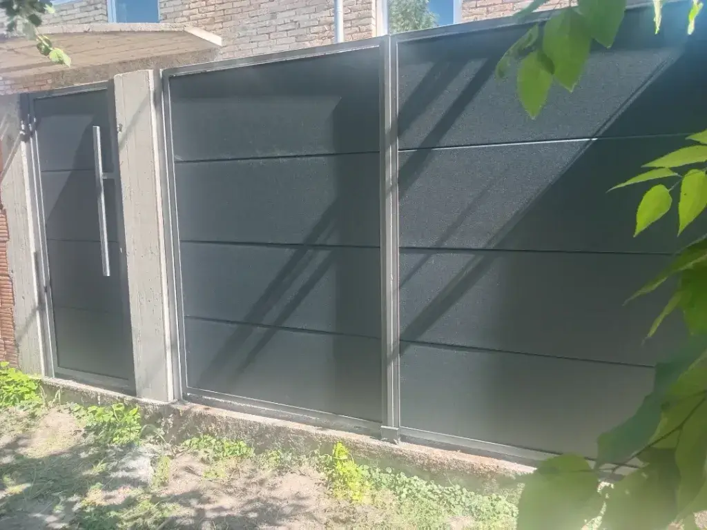 Panel kapija antika- Novi Kneževac.