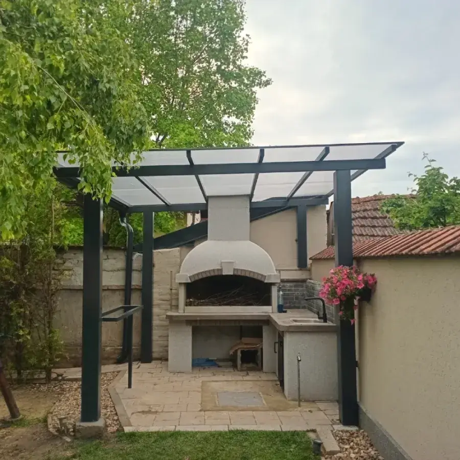 Letnjikovac metalna konstrukcija i leksan krov - Subotica.