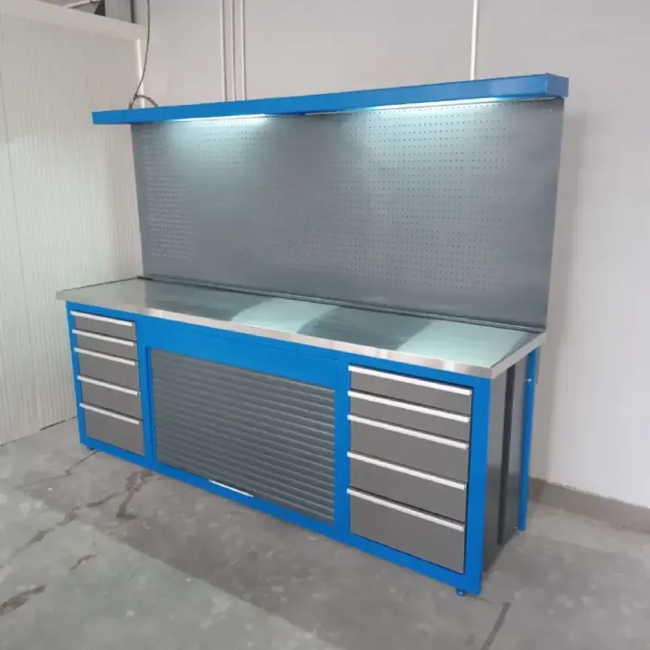 Profesionalni metalni radionički sto ponko, po meri.